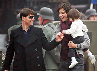 Tom Cruise & Katie Holmes & Suri